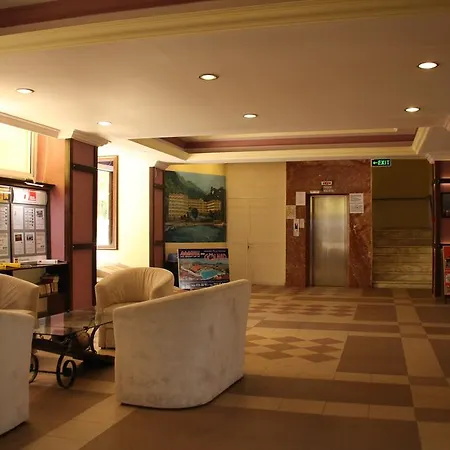 Golmar 3* إتْشميلير