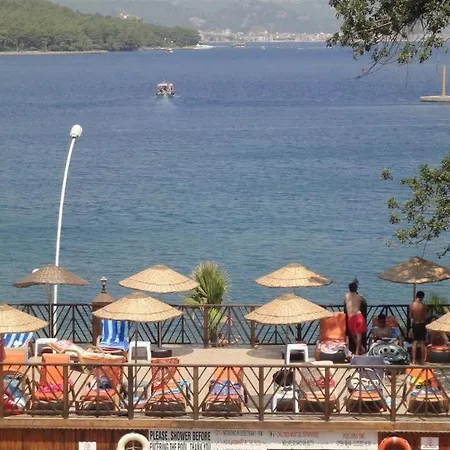 Golmar فندق 3*