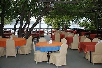 Golmar فندق