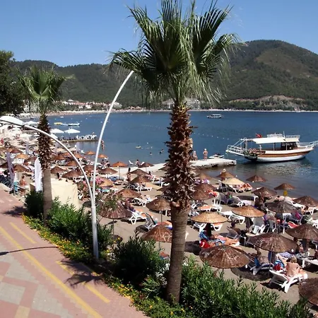 Golmar فندق 3*